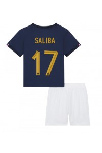 Frankrijk William Saliba #17 Babytruitje Thuis tenue Kind WK 2022 Korte Mouw (+ Korte broeken)